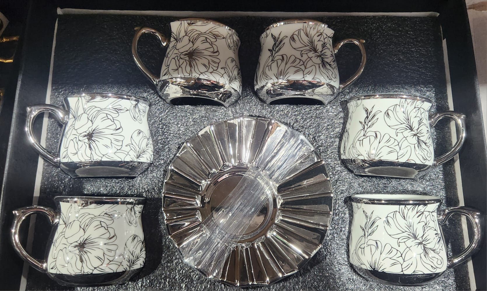 12-PIECE SET PORCELAIN