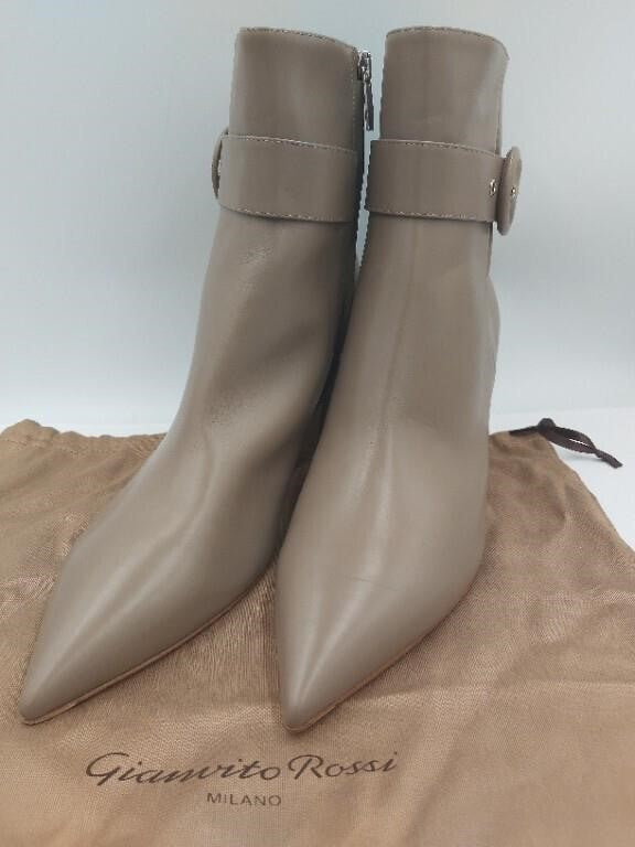 Gianvito Rossi, Womens, Leather Buckle Pointed-Toe