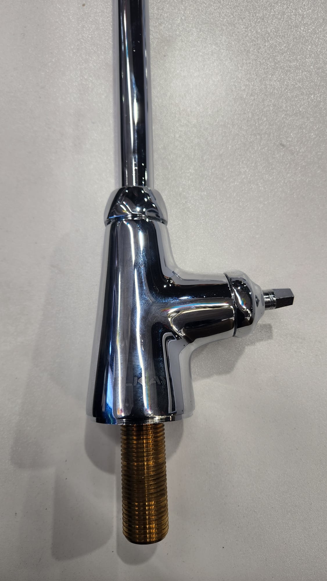 Deck-mounted manual faucet, single-hole, single-supply