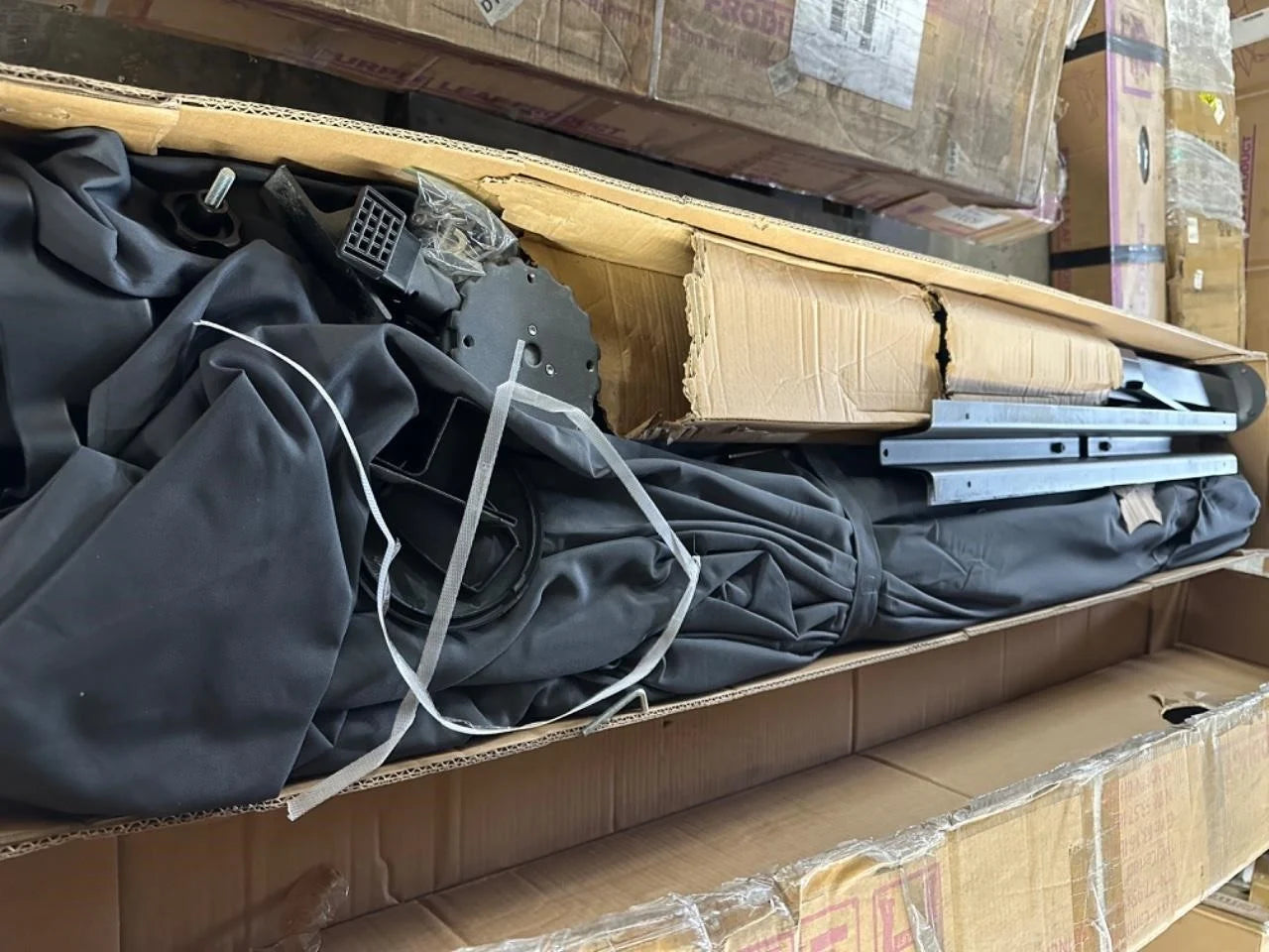 Cantilever Umbrella Gray 9x11.5' EN44589