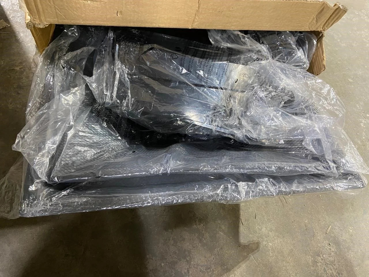 Tozey 32in Outdoor Fire Pit EM44843 BLACK