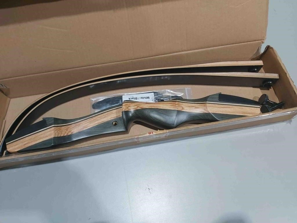 Samick Sage Takedown Recurve Bow. LH 60lb