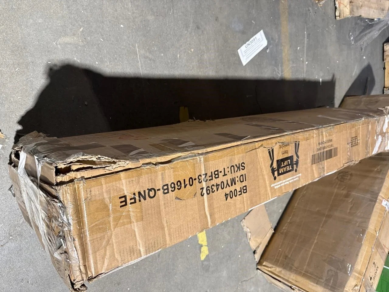 Fluest Queen Bed Frame EM44022