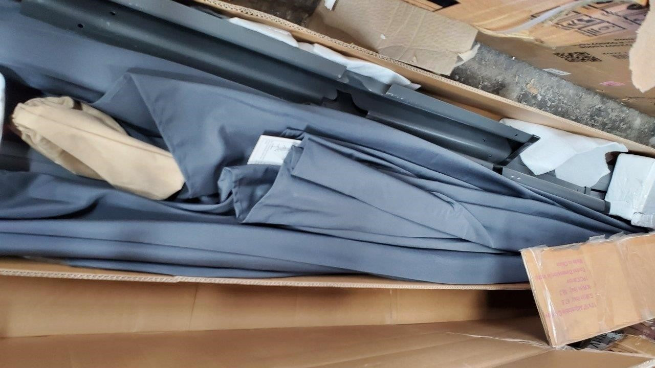 10ft Cantilever Patio Umbrella EN44367