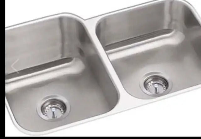 STAINLESS STEEL Plomosa 31-3/4 x 20-1/2 in. Double Bowl Undermount Kitchen Sink