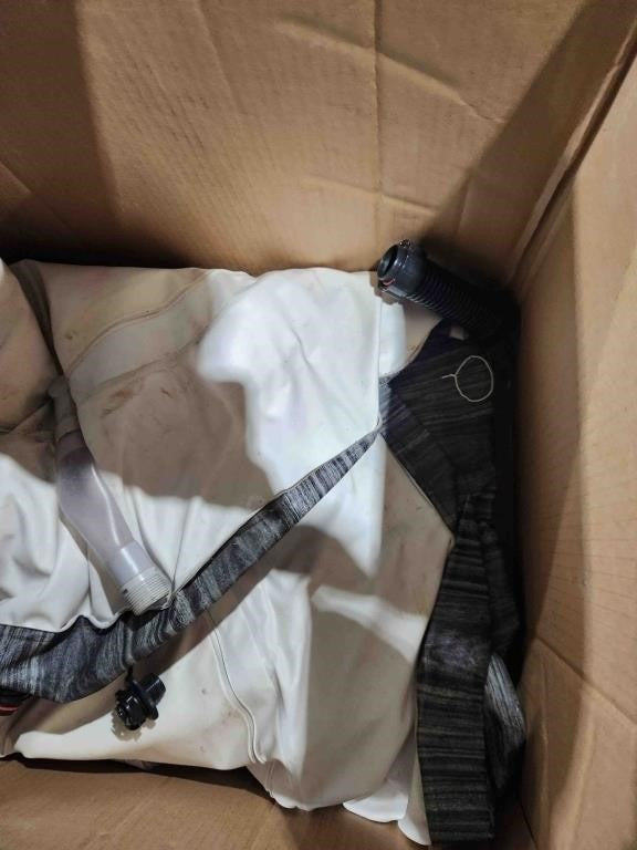 As-Is JLeisure Avenli London 686 Liter 49 inch 2 t