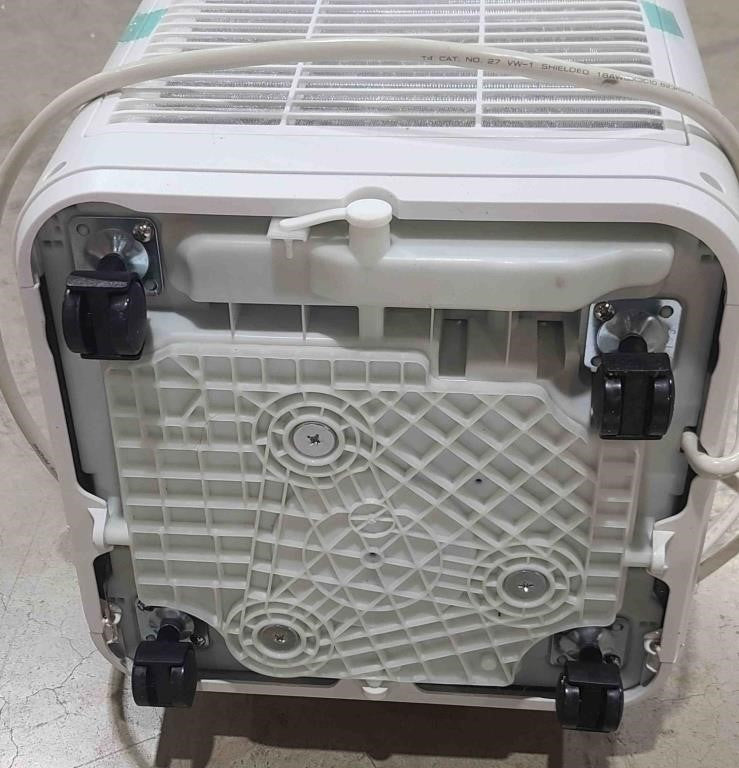 Air Conditionner with Fan and Dehumidifier Model #FP10110US-WH