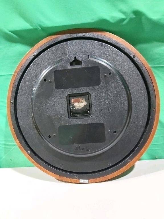 MapleLeaf 12'' Silent Wall Clocks Battery Operated