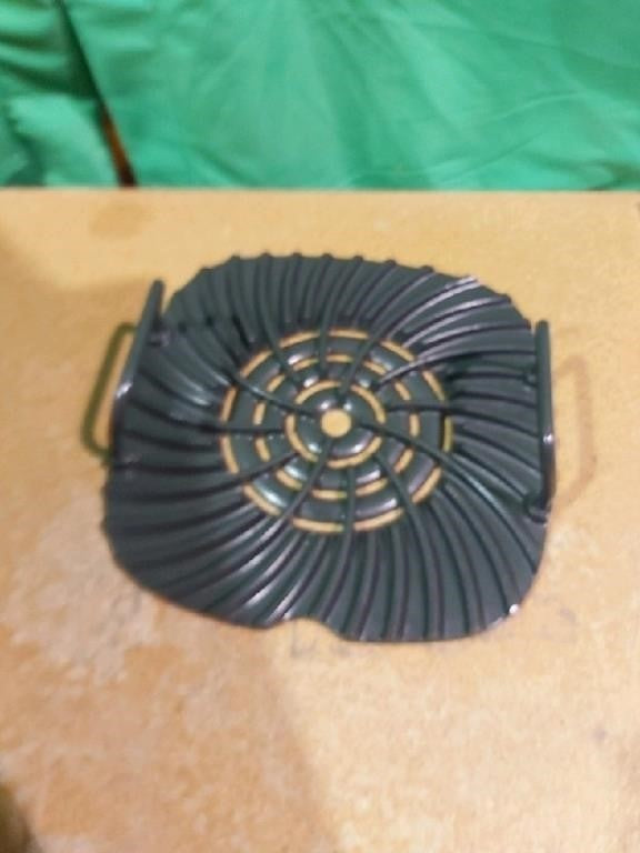 Ninja AG300C, Foodi 4-in-1 Indoor Grill with 4-Quart Air Fryer, Roast, Bake, and Cyclonic Grilling Technology, Black/Silver, 1760W -