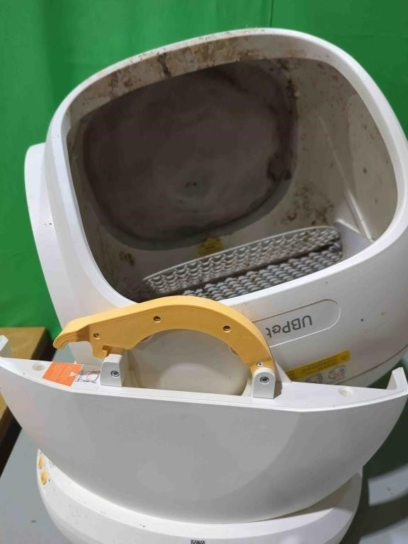 As-Is UBPet Self Cleaning Litter Box - 75L Extra L
