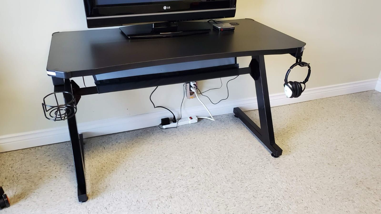 Home Touch Attrition Gaming Desk