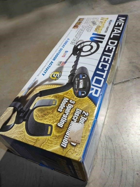 Bounty Hunter Tracker IV Metal Detector with Padded Armrest, 3-position