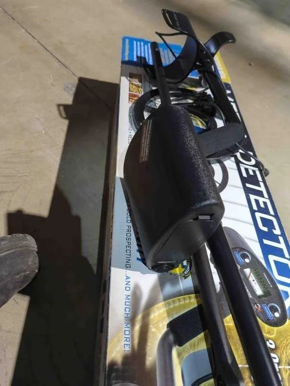 Bounty Hunter Tracker IV Metal Detector with Padded Armrest, 3-position