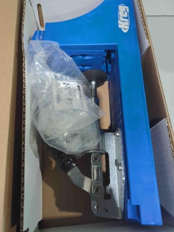 Kreg K4 Pocket Hole Jig - Adjustable, for Materials 1/2" to 1 1/2" Thick