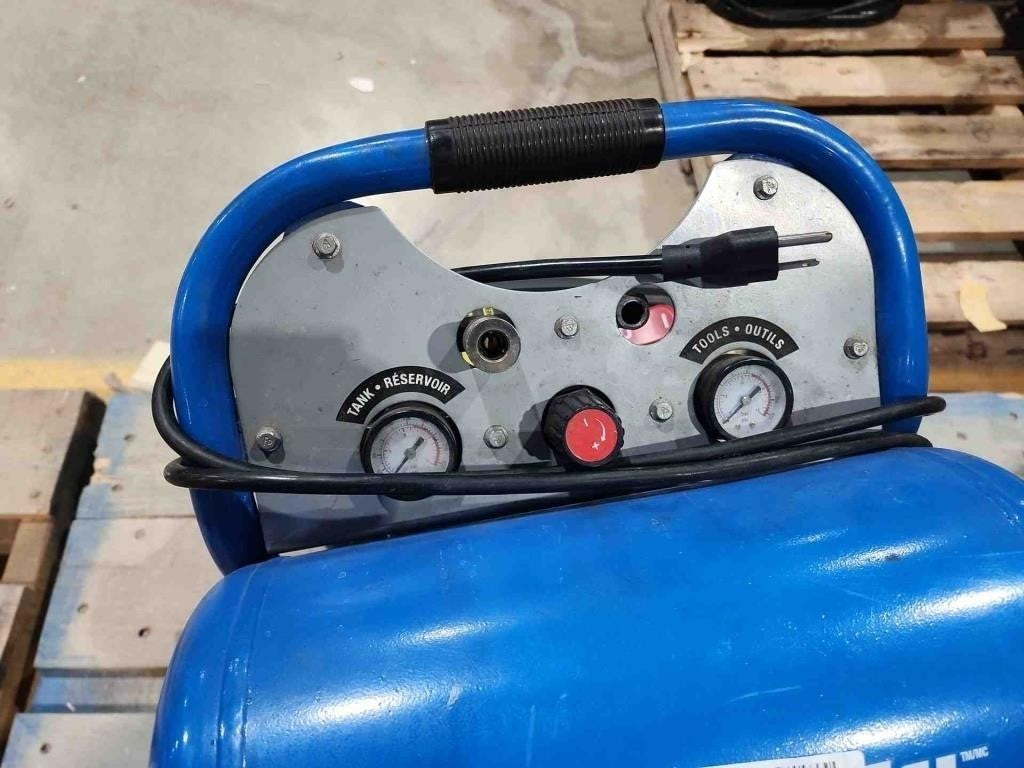 Mastercraft 5-Gallon Oil-Free Portable Air Compressor, 135 PSI, 1.5HP |