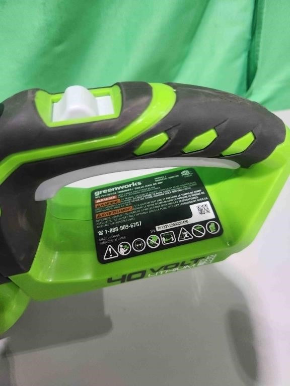 Greenworks 40V 24-inch Cordless Hedge Trimmer, 2200700, Green