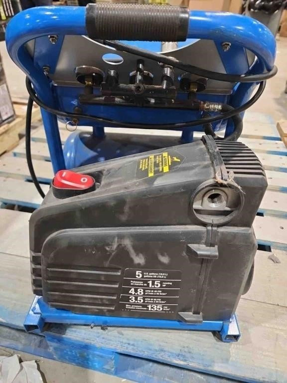 Mastercraft 5-Gallon Oil-Free Portable Air Compressor, 135 PSI, 1.5HP |