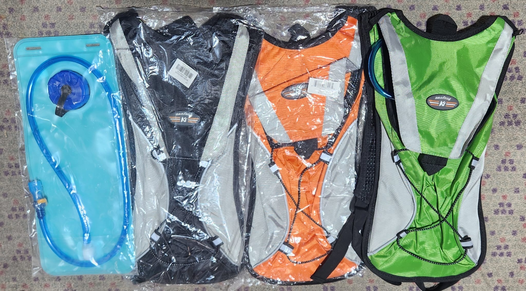 Hydration Pack Backpack, Water Backpack with 2L Bladder