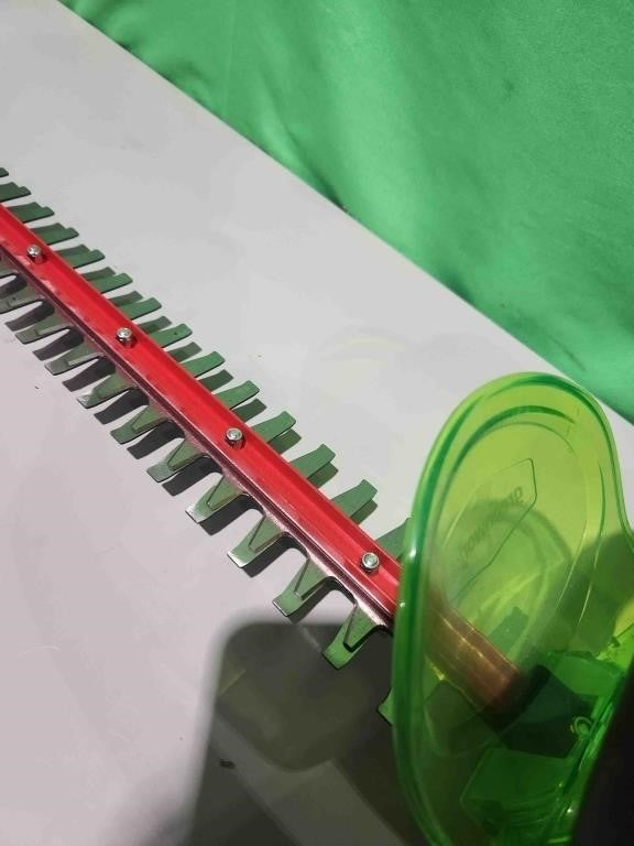 Greenworks 40V 24-inch Cordless Hedge Trimmer, 2200700, Green