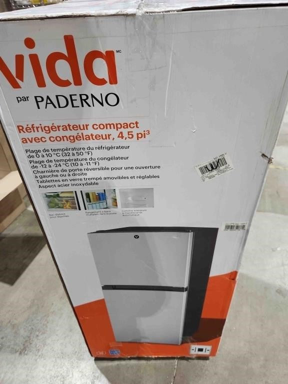 Vida by PADERNO 2-Door Stainless Steel Look Fridge, 4.5 Cu-Ft, 043-1505-2