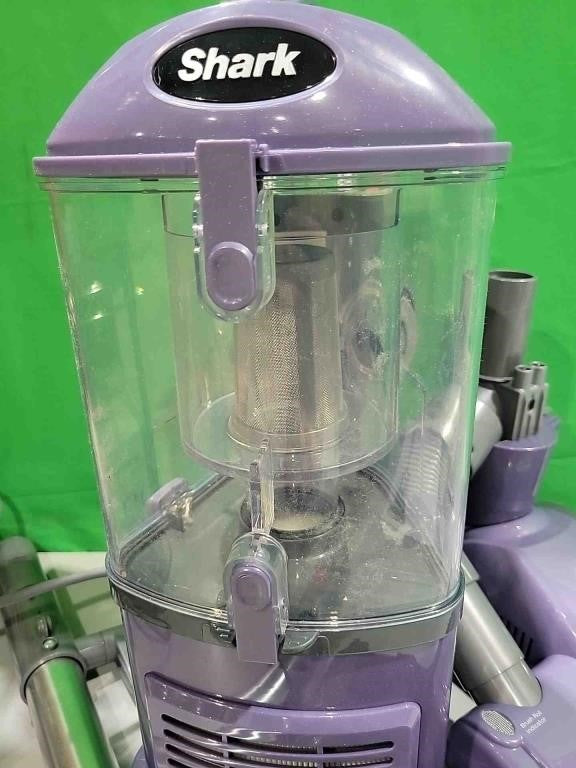 Shark NV352 Navigator Lift Away Upright Vacuum