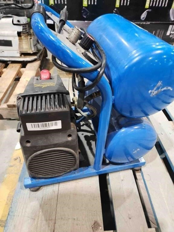 Mastercraft 5-Gallon Oil-Free Portable Air Compressor, 135 PSI, 1.5HP |