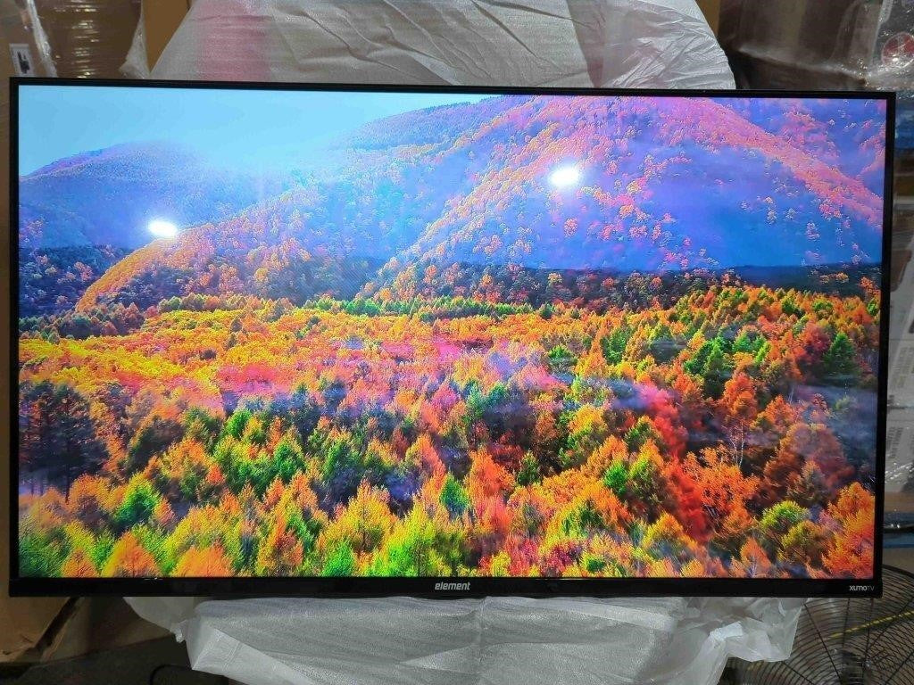 Element 43” 4K UHD HDR Frameless Xumo TV E550AE43C