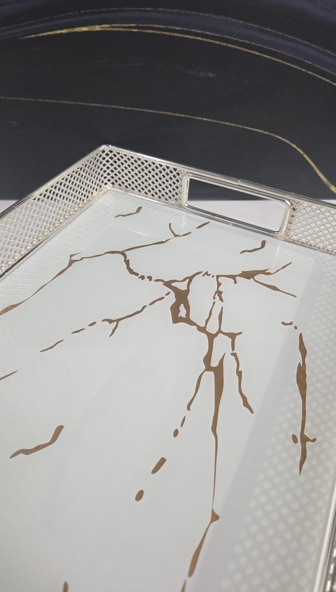 TRAY MARBLE WHITE AND GOLD l