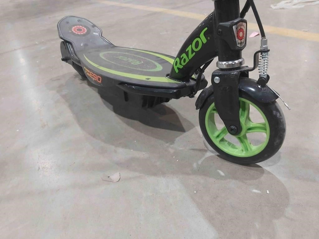 Razor Power Core E90 Electric Scooter,  8+, Green |