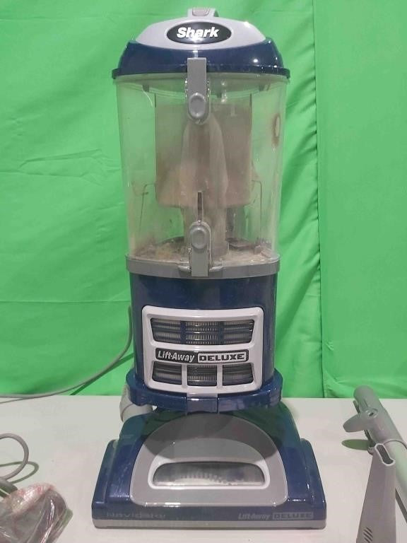 Shark NV360 Navigator Lift-Away Deluxe Uprigh