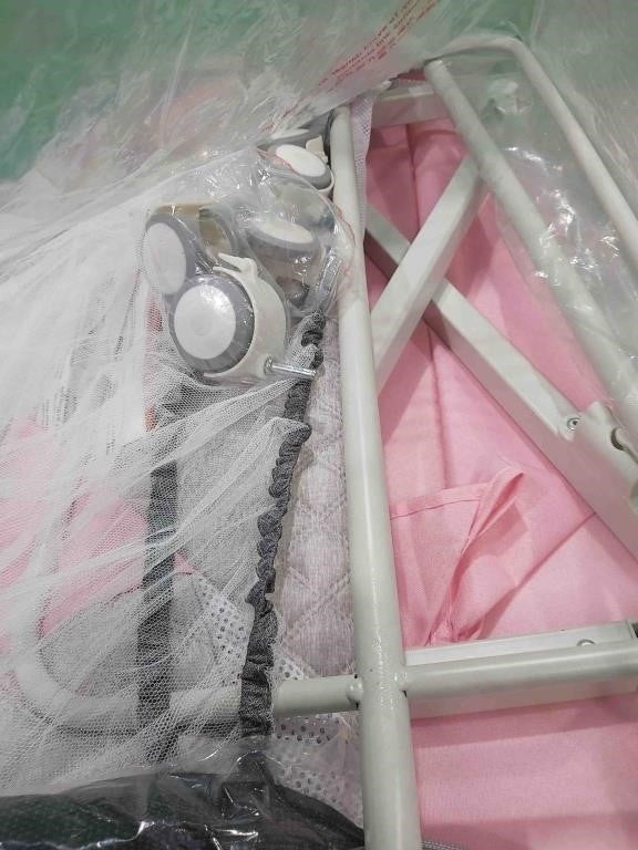 Baby Bassinet, Bedside Sleeper for Baby with Wheels and Storage Basket,All Mesh Portable Bassinet for Newborn,6 Height Adjustable Easy to Assemble Bedside Crib(Upgrade Pink