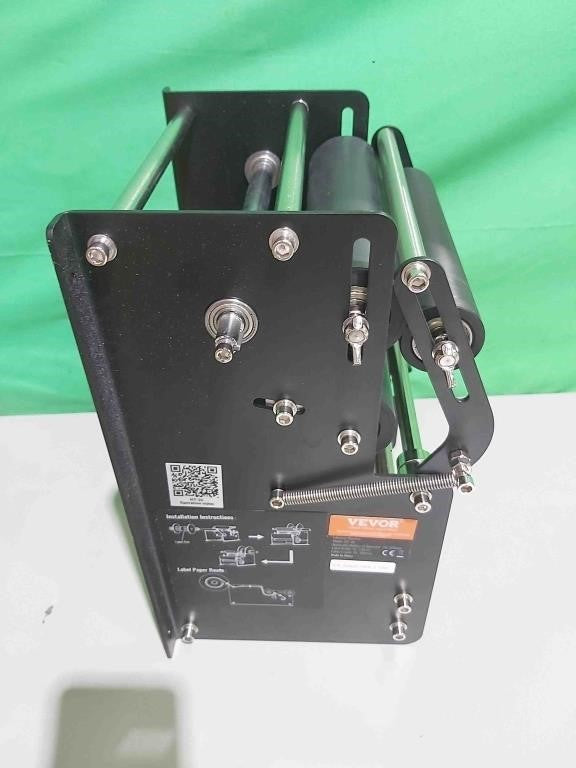 VEVOR Manual Round Labeling Machine, 15-20pcs/min, Bottle Label Applicator for Round Bottles, Adjustable Manual Round Bottle Labeler Suitable for Bottle Diameter 0.78-4.72 inches (with Pressing Bar) Model MT-30