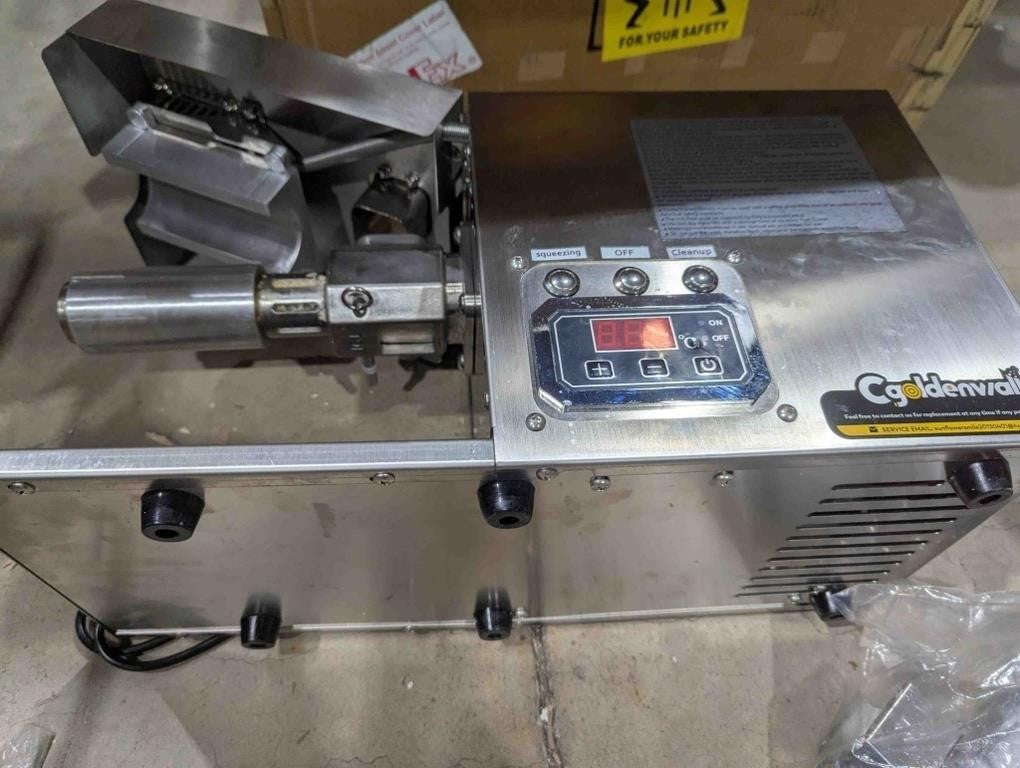 Commercial Oil Press Machine Oil Extractor Expeller. CGOLDENWALL 3000W (110V, US Plug)