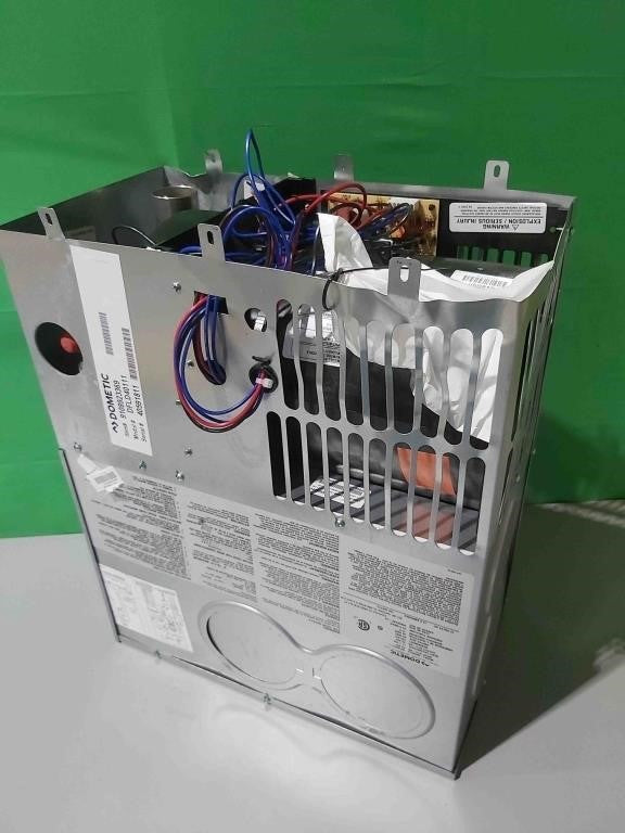 Dometic 40,000 BTU Large Door Furnace, #DFLD40111