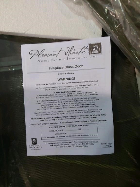 Pleasant Hearth Ashlynn Glass Firescreen