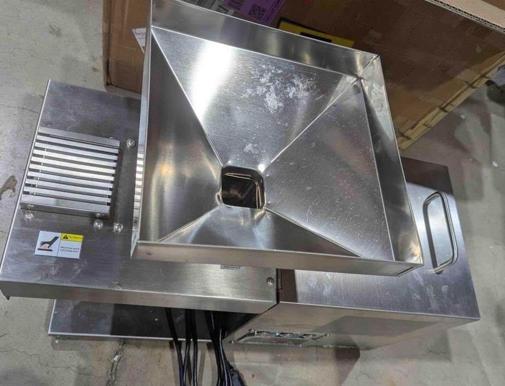 Commercial Oil Press Machine Oil Extractor Expeller. CGOLDENWALL 3000W (110V, US Plug)