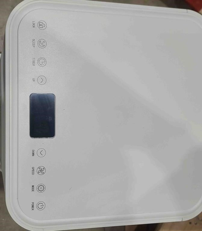 Air Conditionner with Fan and Dehumidifier Model #FP10110US-WH