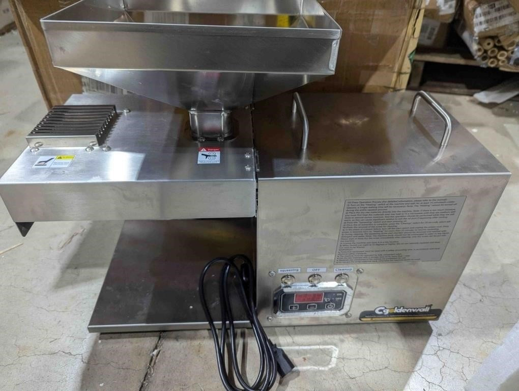 Commercial Oil Press Machine Oil Extractor Expeller. CGOLDENWALL 3000W (110V, US Plug)