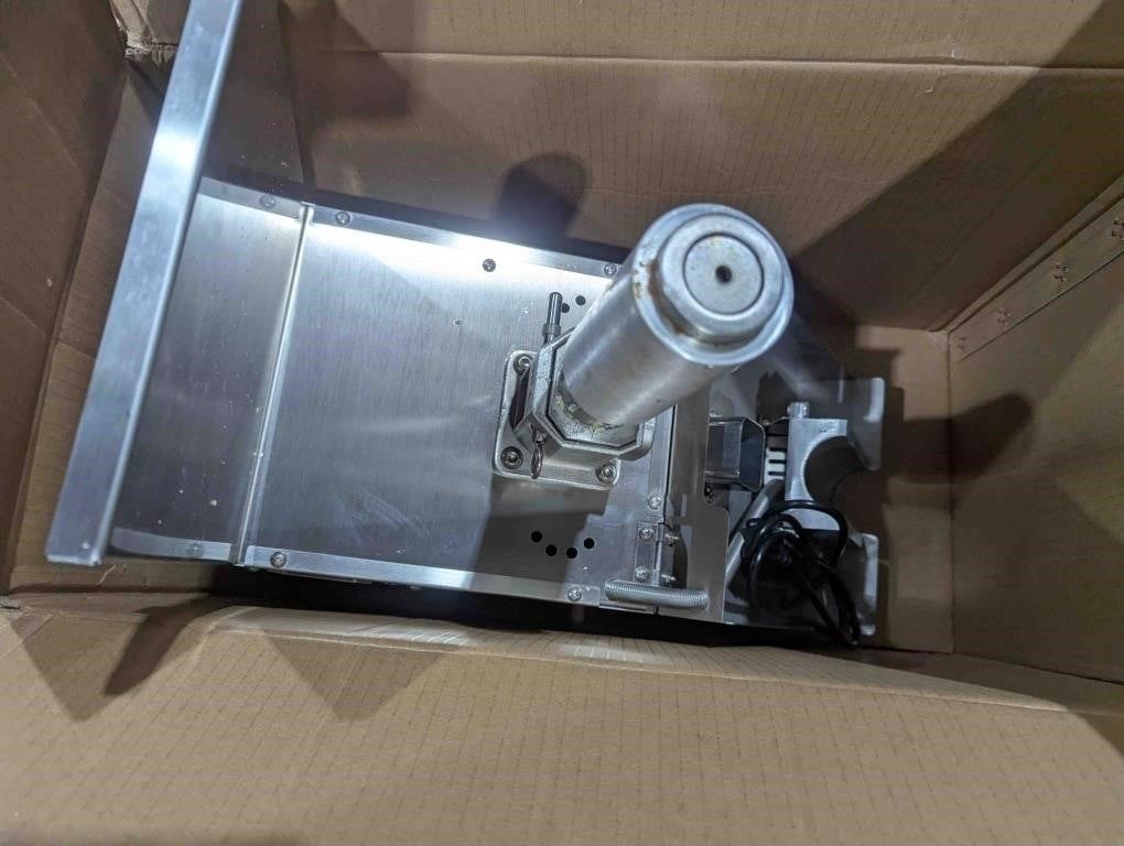 Commercial Oil Press Machine Oil Extractor Expeller. CGOLDENWALL 3000W (110V, US Plug)