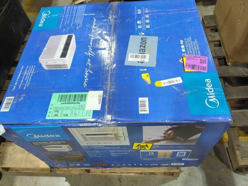 Midea 18,000 BTU Smart Inverter 208/230V Window Air Conditioner with Remote, 1,000 Sq Ft, White