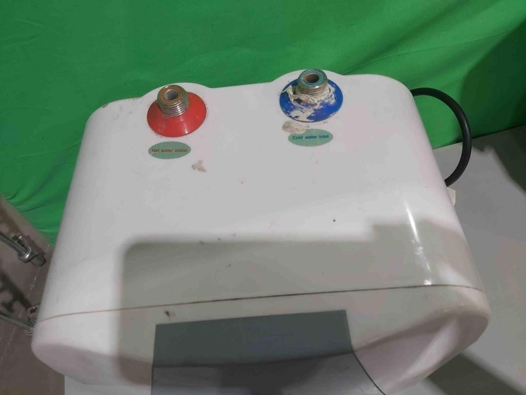 1500W 8L Instantaneous Electric Water Heater